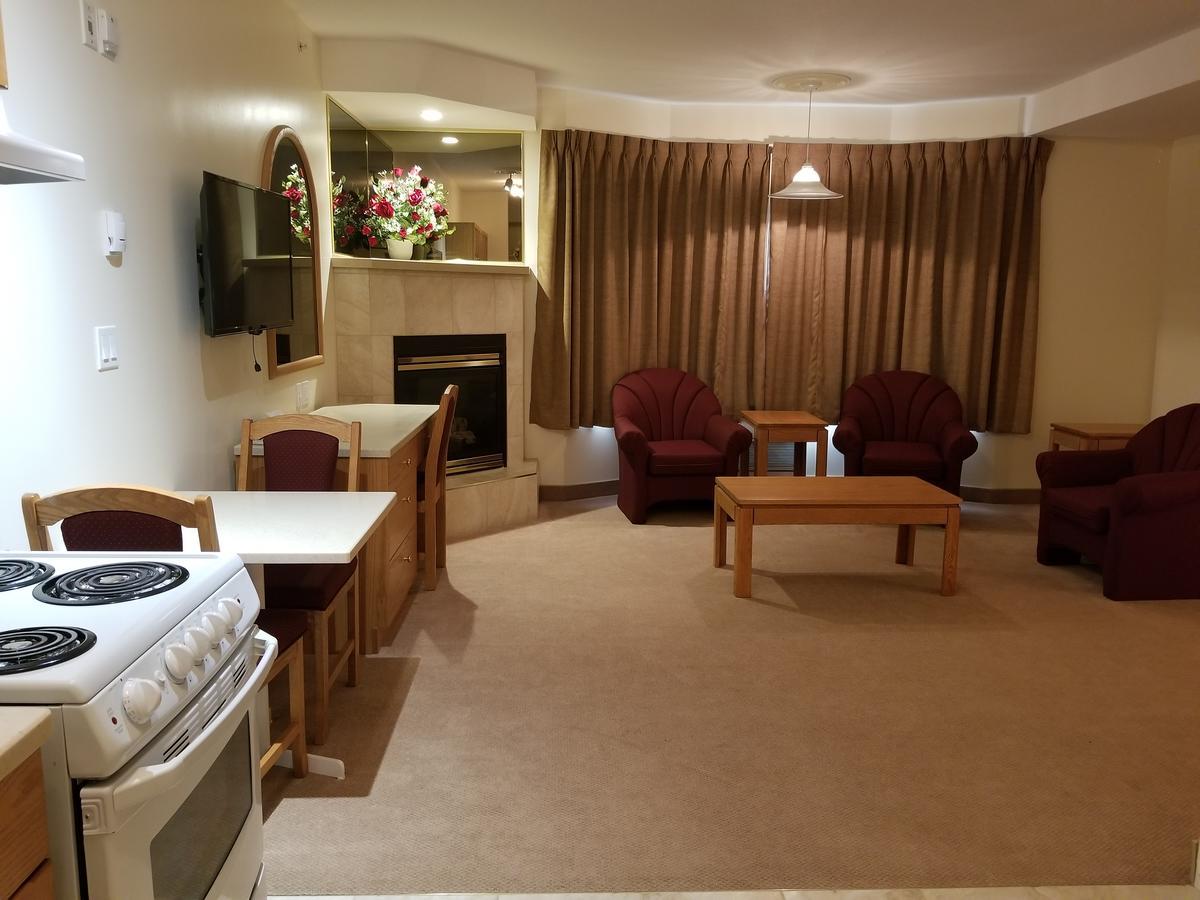 New Imperial Suites Whitecourt Buitenkant foto