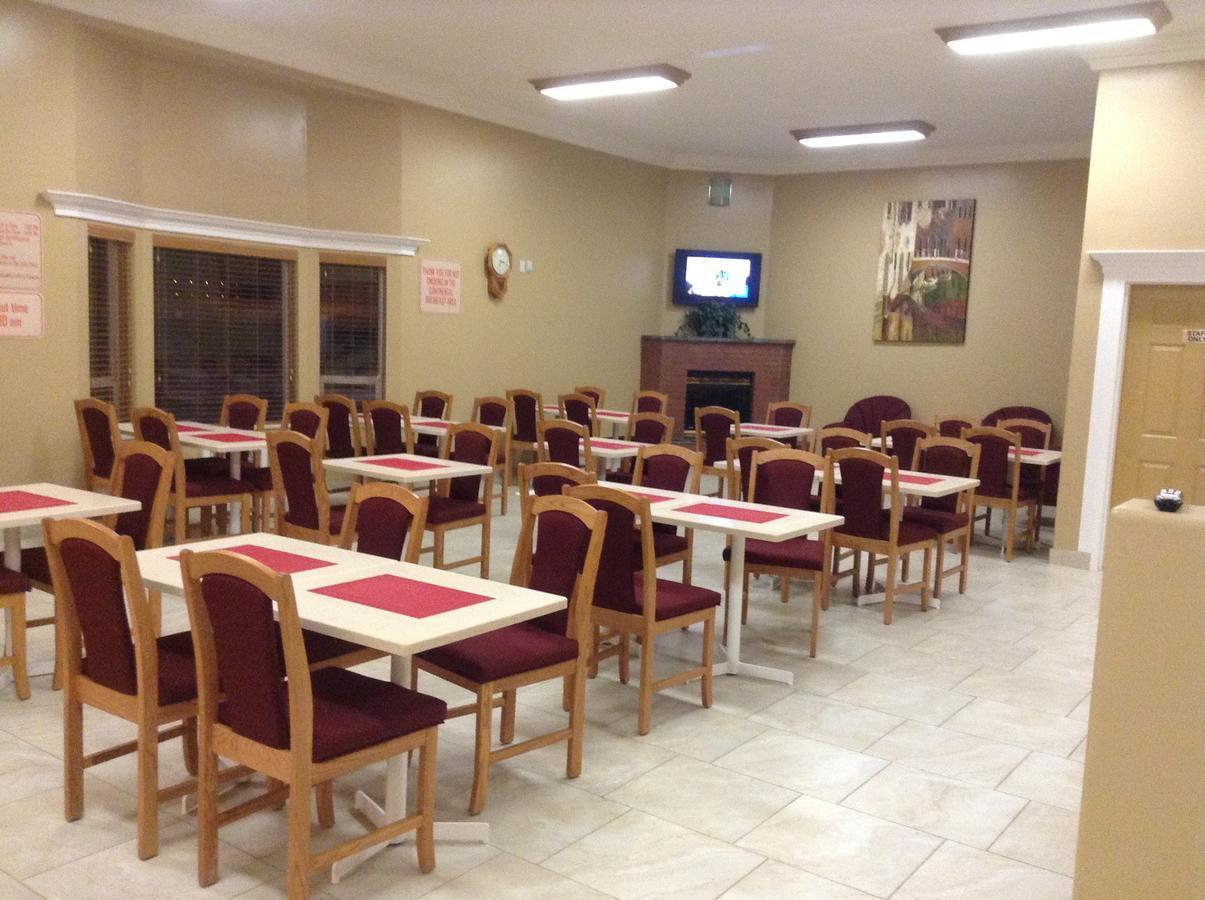 New Imperial Suites Whitecourt Buitenkant foto