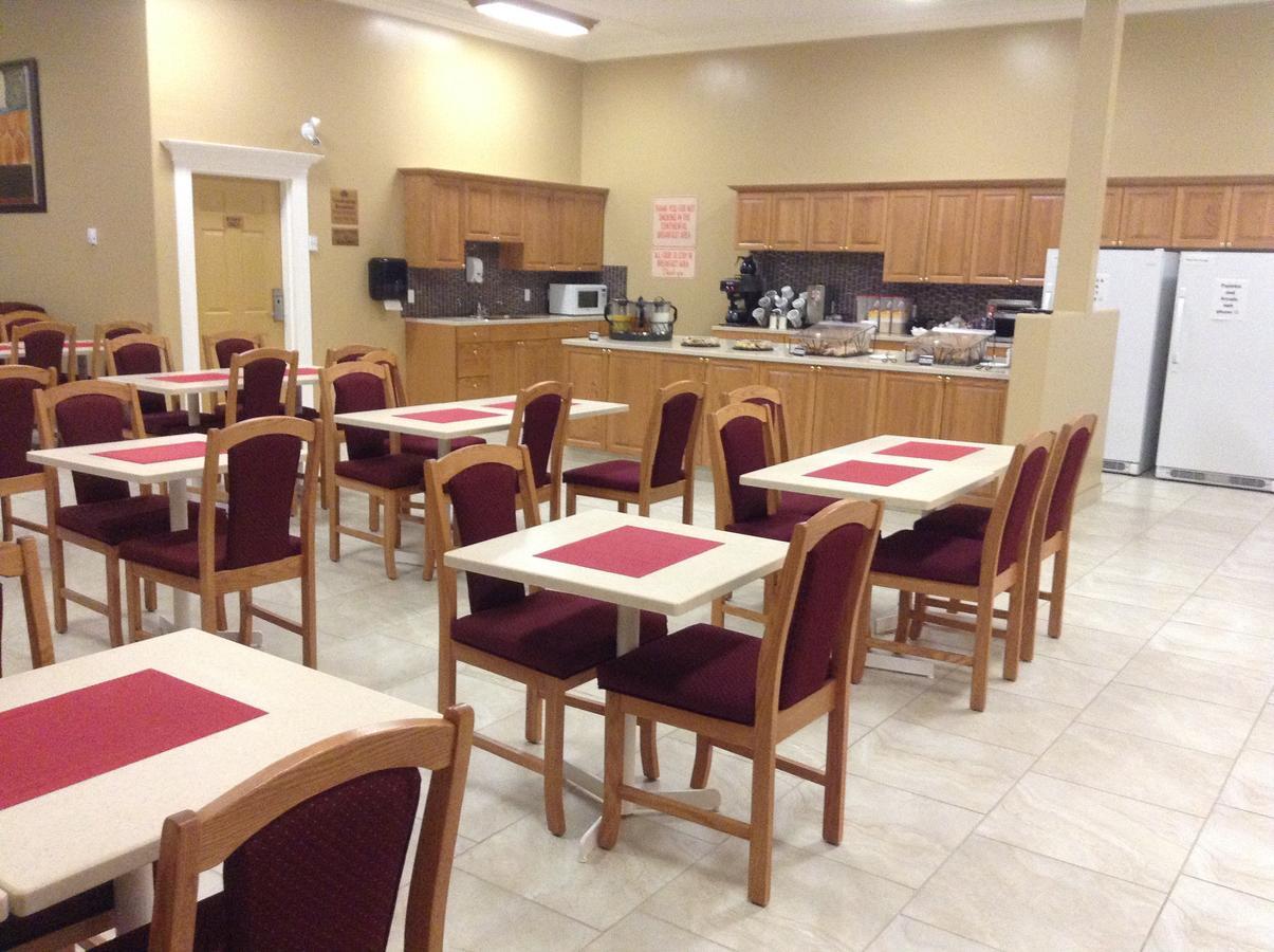 New Imperial Suites Whitecourt Buitenkant foto