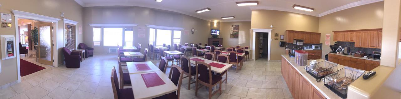 New Imperial Suites Whitecourt Buitenkant foto